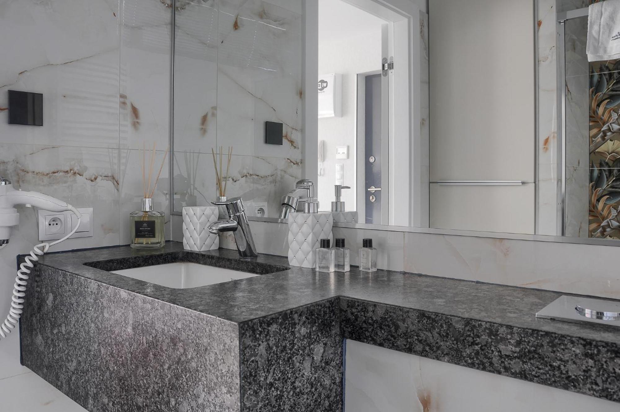 Apartament Nadmorski Luksus - Boulevard ウストロニエ・モルスキエ エクステリア 写真