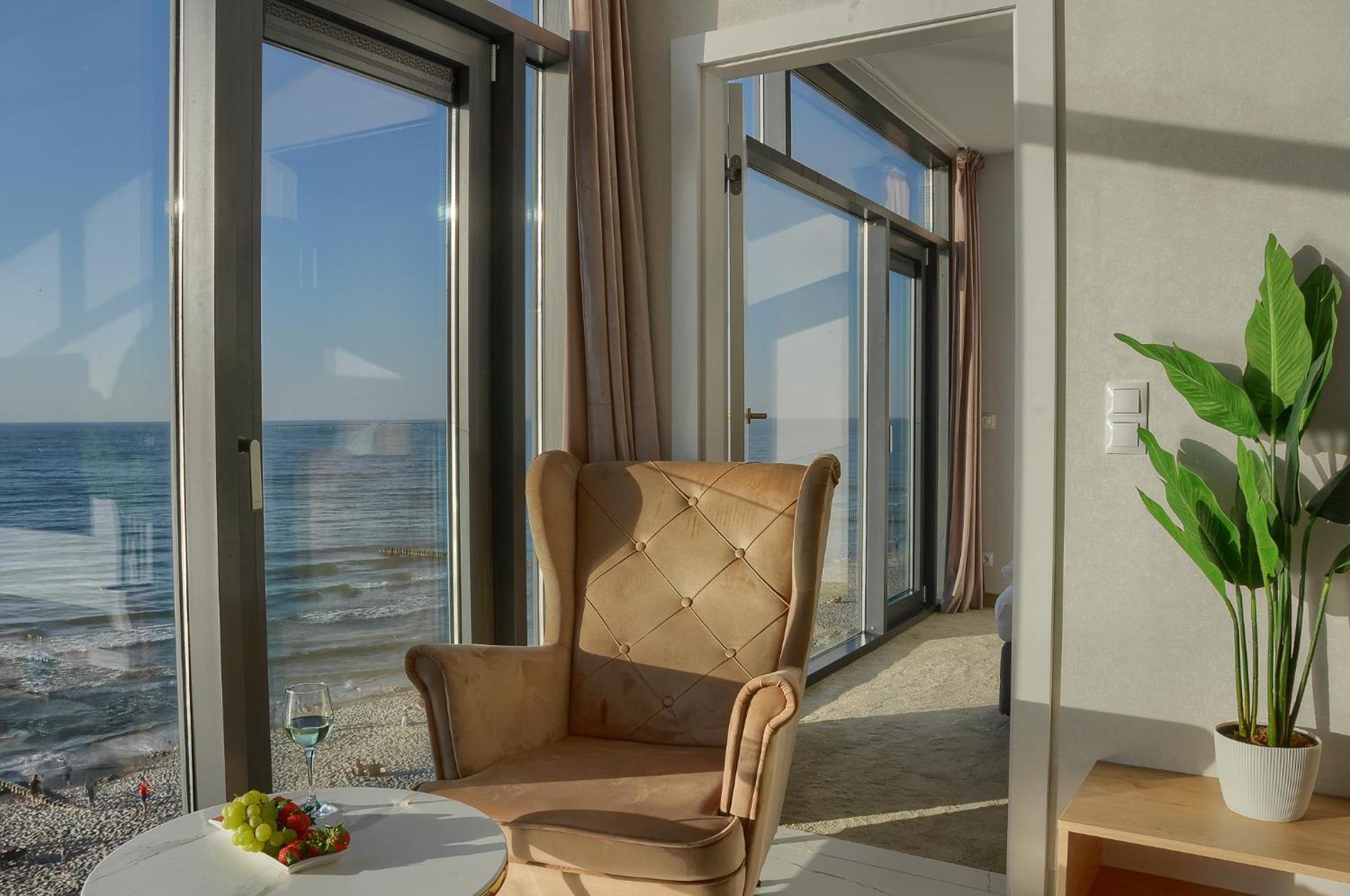 Apartament Nadmorski Luksus - Boulevard ウストロニエ・モルスキエ エクステリア 写真