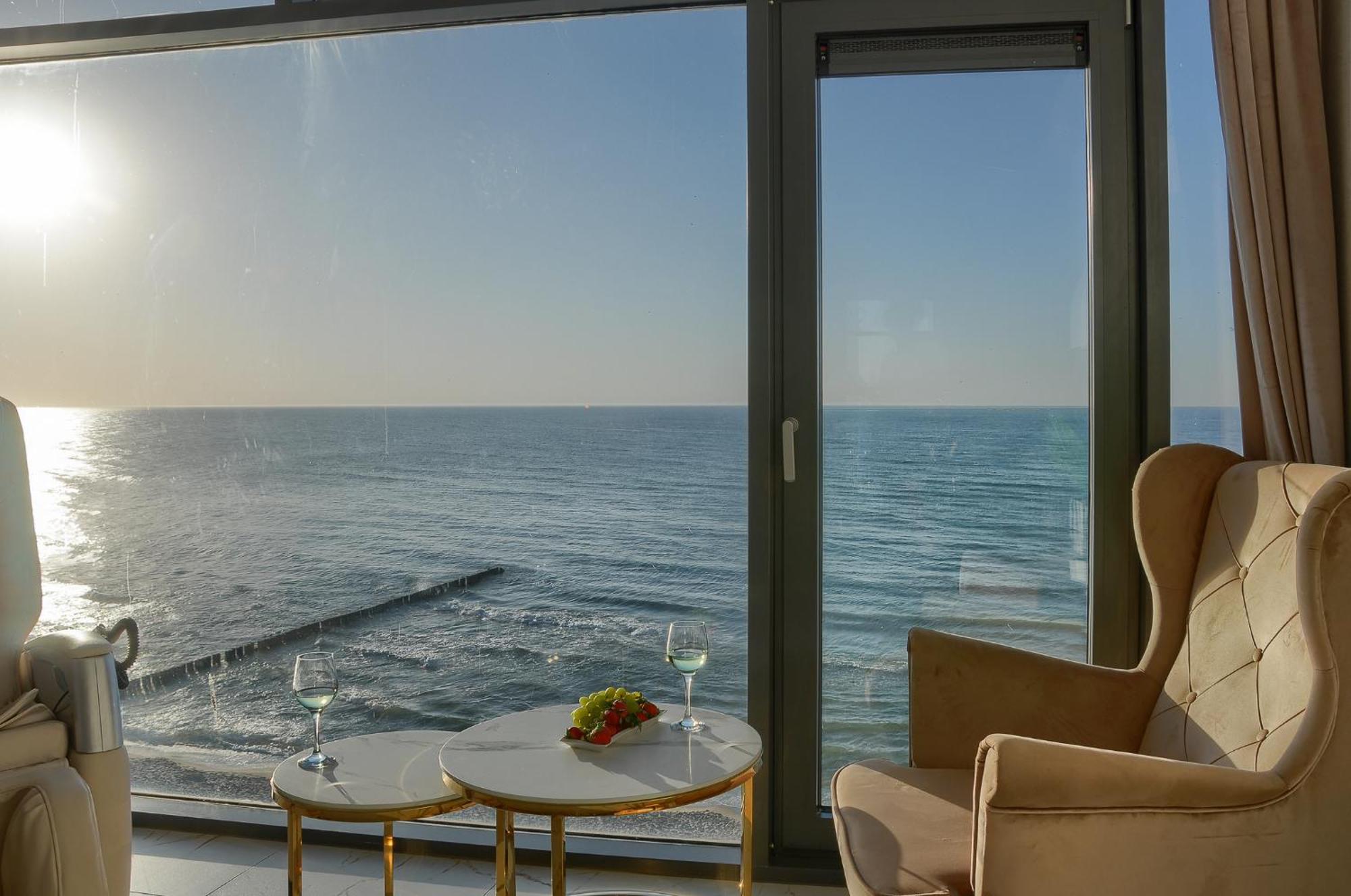 Apartament Nadmorski Luksus - Boulevard ウストロニエ・モルスキエ エクステリア 写真